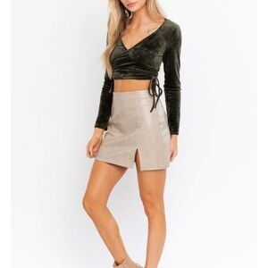 NWT Le Lis Olive Green Cropped velour long sleeve top